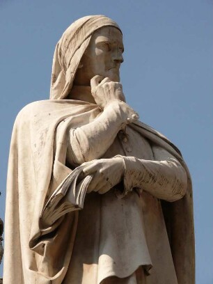 Dante-Denkmal von Ugo Zannoni von 1865 auf der Piazza dei Signori
