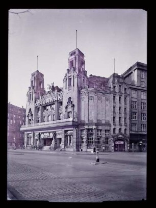 Albert-Schumann-Theater, Frankfurt am Main: Ansicht von Süden (Negativ zu Inv. Nr. TBS 116,09)