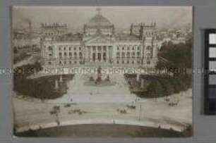 Blick von der Siegessäule auf das Reichstagsgebäude