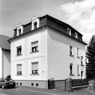 Wohngebäude (Wohnhaus); Alsfeld, Schwabenröder Straße 37