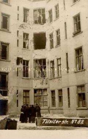 Stark beschädigtes Haus in der Tilsiterstraße