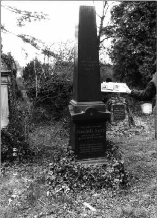 Grabstein 381 (Index: 100093420) Maße HxBxT: 260x55x55 cm Symbolik: Stern: Grabstein 381