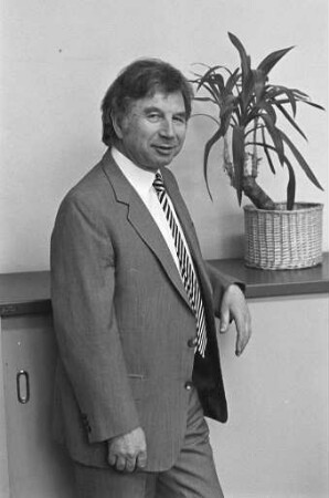 Karlsruher FDP-Kandidat für den Wahlkreis-West bei der Landtagswahl Baden-Württemberg am 25. März 1984 Prof. Dr. Rolf Funck