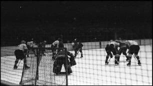 Garmisch-Paartenkirchen: Eisstadion, Eishockey Länderspiel, Deutschland gegen UdSSR, 0:13, Wettspiel