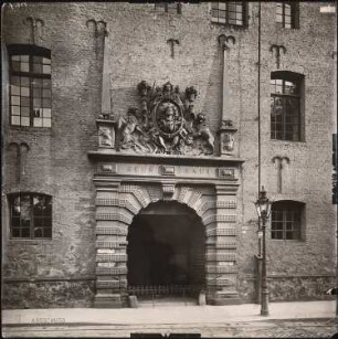 Zeughaus, Köln: Portal