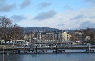 Zürich: Altstadtimpression an der Limmat