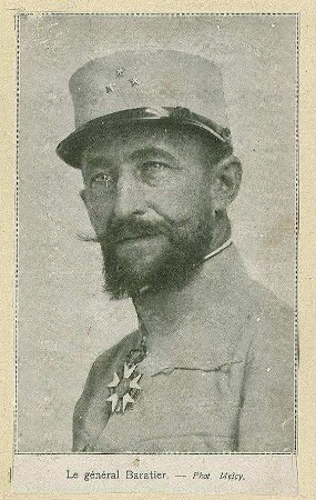 Baratier, elsässischer General in Uniform, Mütze mit Orden, Brustbild in Halbprofil