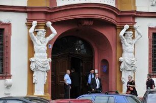 Staatskanzlei in Erfurt : Das Zentrum der Thüringer Landeshauptstadt Erfurt wird dominiert von vielen historischen denkmalgeschützten Gebäuden. Bild: Blick auf die Barockfassade der 1711 errichteten "Statthalterei", heute Thüringer Staatskanzlei. Erfurt, 2008
