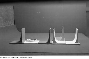 Montageteile für ein PUR-Regal (1973; Hochschule für Kunst und Design Halle (Burg Giebichenstein))