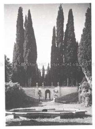 Frascati - Villa Falconieri - An der Brunnenmauer