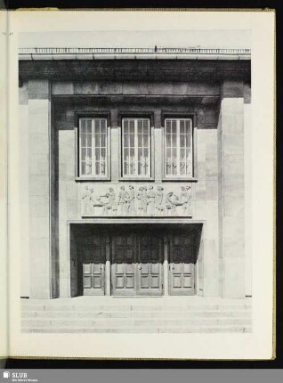Eingang zum Pädagogischen Institut