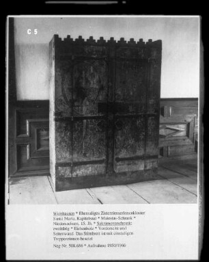 Maiestas-Schrank