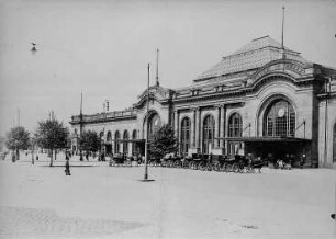 Dresden-Neustadt, Schlesischer Platz. Neustädter Bahnhof (1898/1901). Empfangsgebäude von Osten (Stadtseite)