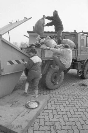7. Waldputzete der Ortsgruppe Neureut des Schwarzwaldvereins im Hardtwald