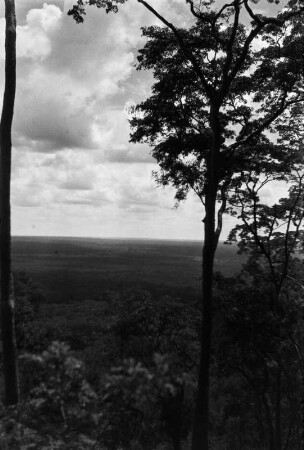 Talblick : Blick auf ein Flusstal.