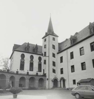 Neuhausen, Schloss Purschenstein : Neuhausen. Schloss Purschenstein. Hofseite mit Treppenturm von Südwesten