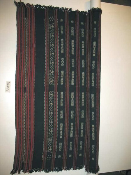 Sarong, open