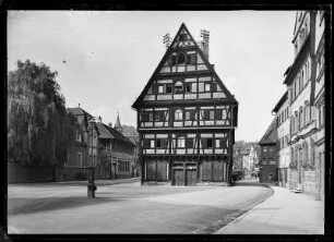 Schwäbisch Gmünd. Kornhaus (1507). Straßenansicht