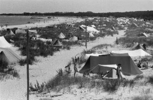 Ostseeküste. Zelte in den Dünen