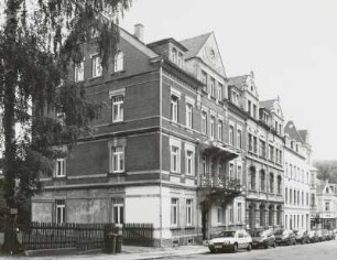 Ehem. Schule : Wohnhaus (um 1900) und ehem. Schule (um 1900)