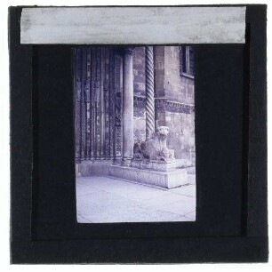 Verona, Dom : Hauptportal, linke Portalseite, Greif