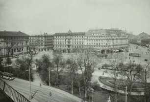 Leipzig, Blücherplatz : Leipzig. Blücherplatz. Blick nach Norden, rechts Hotel Astoria, links Börse (1943 zerstört)