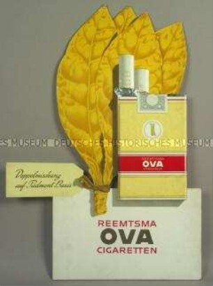Werbeaufsteller mit Werbeaufdruck für "OVA"-Zigaretten mit zwei verschiedenen Tafeln