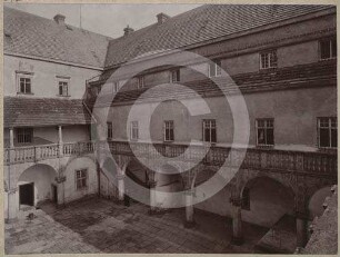 Schlosshof Plagwitz