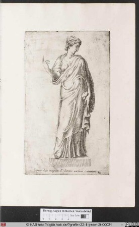 Statue einer Frau.