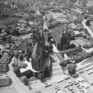 Dom und Katholische Kirche St. Severi am Erfurter Domplatz : Blickrichtung Westen