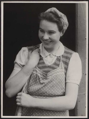 Frau in Schürze