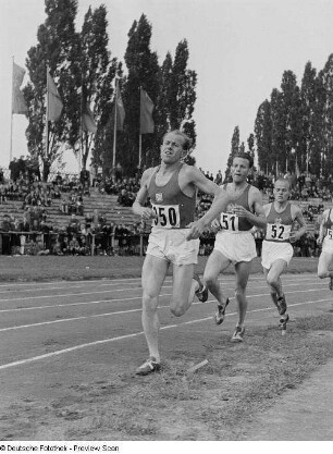 Emil Zátopek bei einem Wettkampf