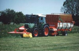 Fotografie: Ladewagen, Mähwerk, Frontanbau, Grünfutter