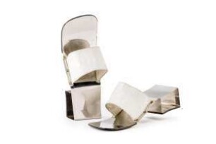 Sandalen mit Metallsohle