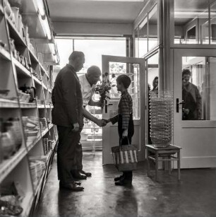 Fotografie der Eröffnung von Konsum Schrape