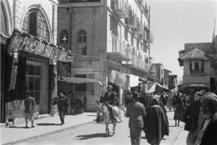 Straßenszene : Emsiges Treiben auf Jerusalems Straßen.