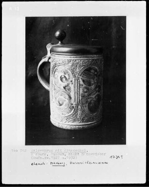 Walzenkrug mit Zinndeckel