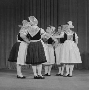 Staatliches Ensemble für sorbische Volkskultur. Chor und Solisten
