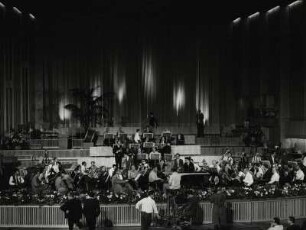 Leonard Bernstein und das New York Philharmonic Orchestra im SFB