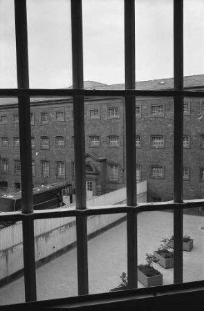 Vollzugsanstalt Gefängnis Karlsruhe in der Riefstahlstraße 9