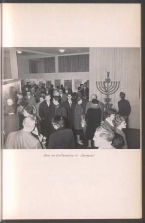 Fotografie: Gäste am Eröffnungstag der "Synagoga"
