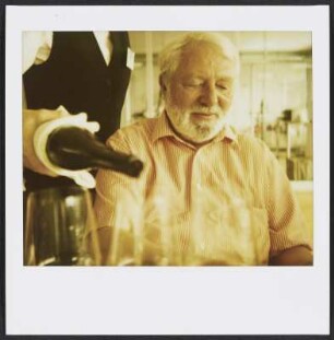 Wolfram Siebeck in einem Restaurant