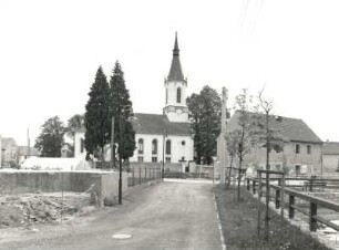 Radeburg-Bärwalde. Dorfkirche Bärwalde (1867). Ansicht von Nordnordosten