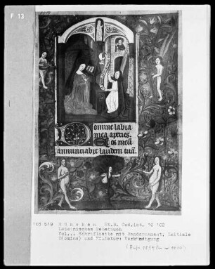Lateinisches Gebetbuch mit französischem Kalender — Textseite mit mehreren figürlichen Darstellungen