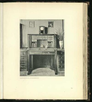 Damenzimmer, Schreibtisch