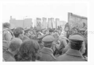 Öffnung der Berliner Mauer am Potsdamer Platz