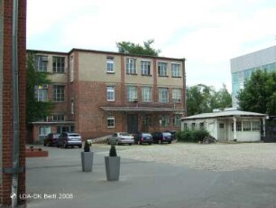 Produktionsgebäude der Gewehrfabrik mit Pförtnerhaus; Berlin, Spandau