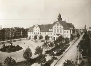 Weißwasser/Oberlausitz, Marktplatz mit Rathaus