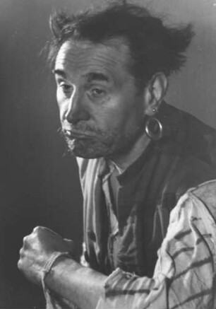 Hamburg. Hamburger Schauspiel-Bühnen. Besenbinderhof. Der Schauspieler Willy Maertens während einer Aufführung des Schauspiels "Der Widerspenstigen Zähmung" 1945.