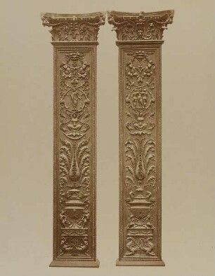 Holzpilaster im Istituto di Belle Arti, Siena